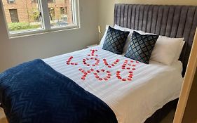 City Centre Luxury Studio Apartment Suite With Garden View